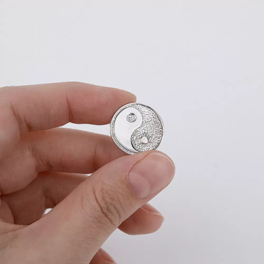 Сувенир кошельковый 37-МЛ562-22-у4 серебро Инь и ян_2